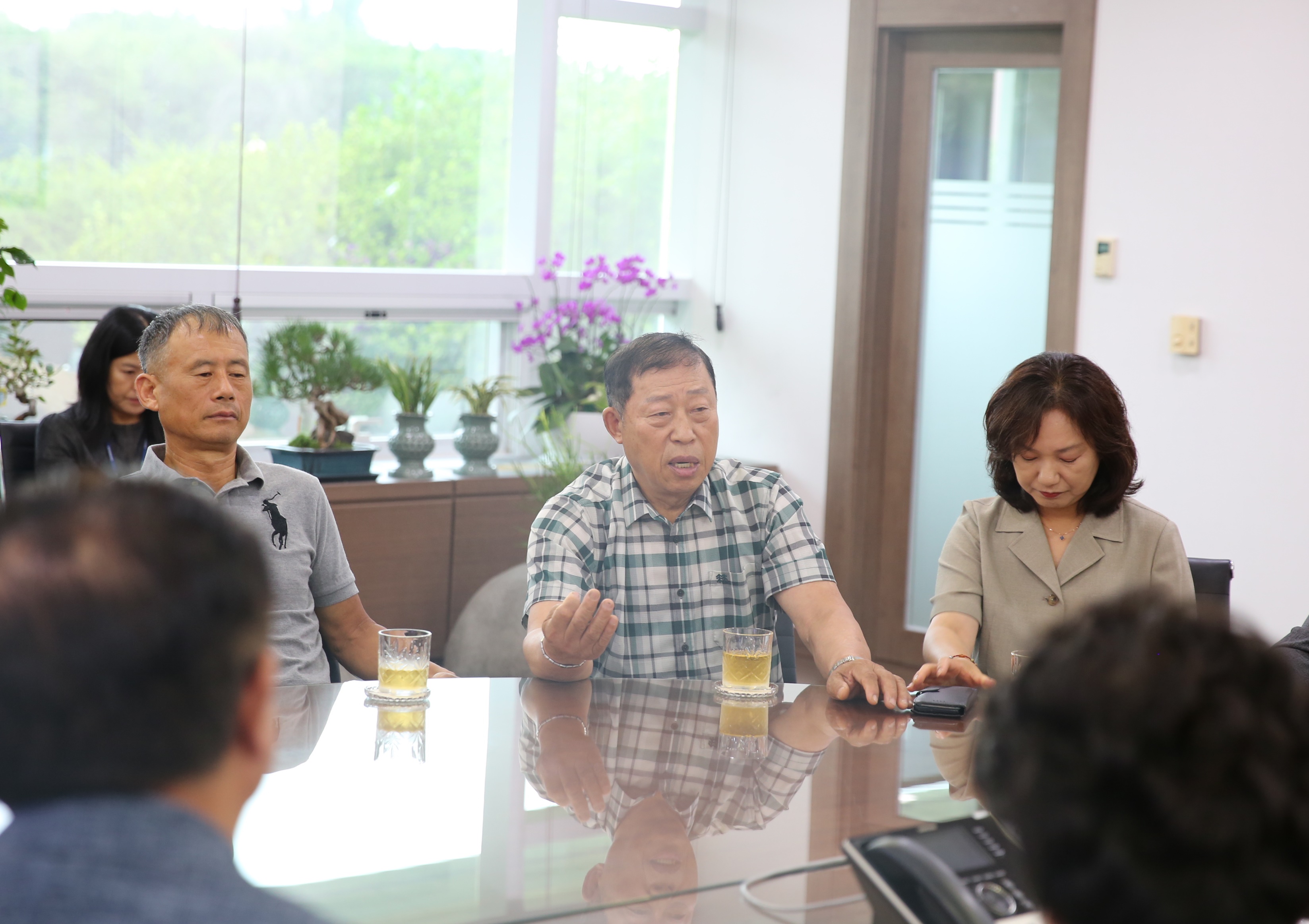 수해복구 성금 전달4번 사진